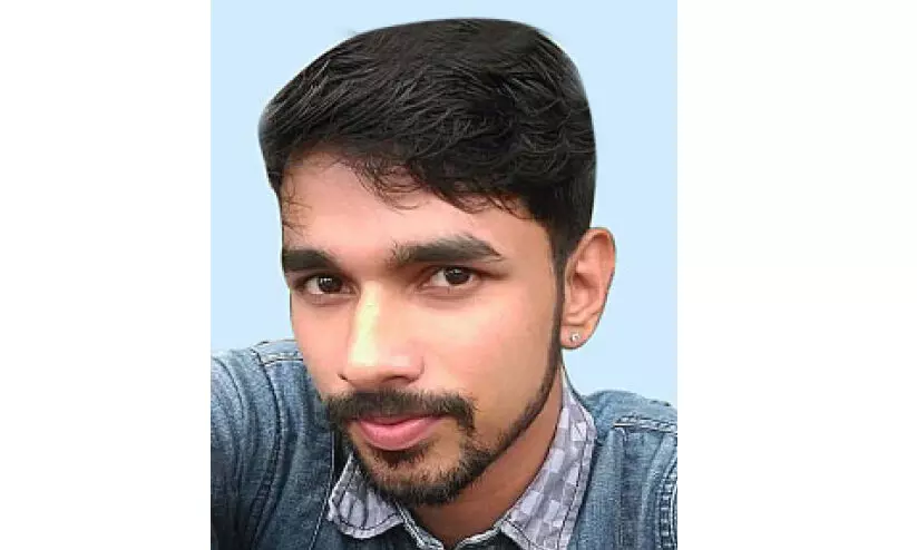 ഓണ്ലൈന് റമ്മിയിൽ നഷ്ടപ്പെട്ടത് അരക്കോടിയോളം, കടബാധ്യതയിലായ യുവാവ് ജീവനൊടുക്കി ഓണ്ലൈന് റമ്മിയിൽ നഷ്ടപ്പെട്ടത് അരക്കോടിയോളം, കടബാധ്യതയിലായ യുവാവ് ജീവനൊടുക്കി