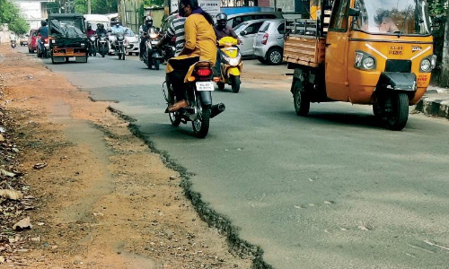 പാ​ല​ക്കാ​ട് ന​ഗ​ര​ത്തി​ലെ ദു​രി​ത​യാ​ത്ര​ക്ക്   എ​ന്നാ​ണ് ശാ​പ​മോ​ക്ഷം‍ ?
