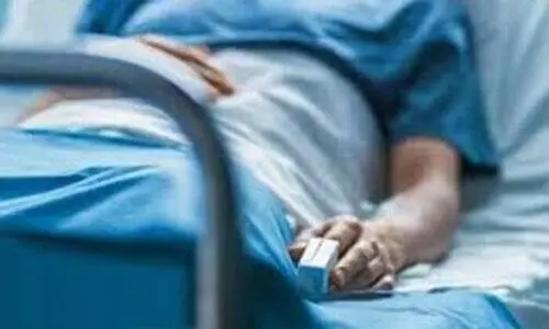 മാതാവ്​ വെൻറിലേറ്ററിൽ; ചികിത്സക്ക്​ എന്തുചെയ്യുമെന്നറിയാതെ മകൻ