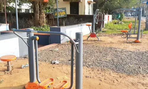 യാത്രക്കാരുടെ ശ്രദ്ധക്ക്; ഇവിടെ ഓപൺ ജിമ്മുണ്ടേ