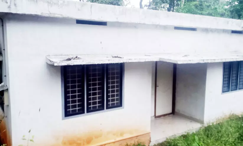 മനുഷ്യസ്നേഹികളുടെ തുണയിൽ ഇതര സംസ്ഥാന തൊഴിലാളിയുടെ മകൾക്ക്​​ വീട്​