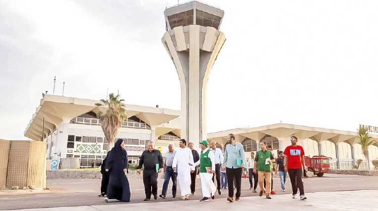 ഭീകരാക്രമണം: യമനിലെ ഏദൻ വിമാനത്താവളത്തിെൻറ കേടുപാടുകൾ തീർക്കാൻ സൗദി ഭീകരാക്രമണം: യമനിലെ ഏദൻ വിമാനത്താവളത്തിെൻറ കേടുപാടുകൾ തീർക്കാൻ സൗദി