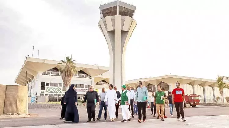 ഭീ​ക​രാ​ക്ര​മ​ണം: യമനിലെ ഏദൻ വിമാനത്താവളത്തി​െൻറ കേടുപാടുകൾ തീർക്കാൻ സൗദി