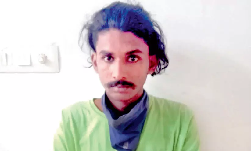 പൊലീസിനെ കണ്ട് ഓടാൻ ശ്രമിച്ചതോടെ പിടിയിൽ; ചോദ്യം ചെയ്യലിൽ തെളിഞ്ഞ് മോഷണ കേസ് പൊലീസിനെ കണ്ട് ഓടാൻ ശ്രമിച്ചതോടെ പിടിയിൽ; ചോദ്യം ചെയ്യലിൽ തെളിഞ്ഞ് മോഷണ കേസ്