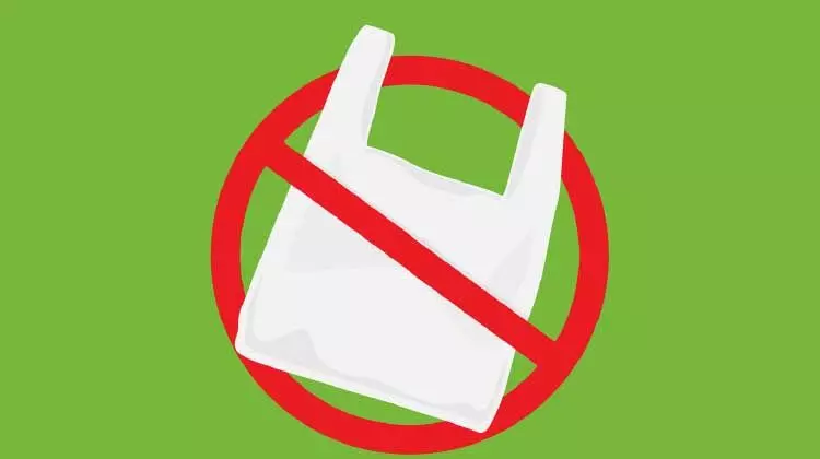 നിരോധിത പ്ലാസ്റ്റിക് കവറുകളുടെ ഉപയോഗം തകൃതി നിരോധിത പ്ലാസ്റ്റിക് കവറുകളുടെ ഉപയോഗം തകൃതി