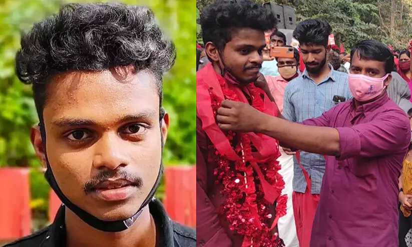 ചോലനായ്ക്കരിൽ നിന്നുള്ള ആദ്യ ജനപ്രതിനിധി സുധീഷ് പൊലീസിലേക്കു തന്നെ; ബ്ലോക്ക് മെംബർ സ്ഥാനം ഒഴിയും ചോലനായ്ക്കരിൽ നിന്നുള്ള ആദ്യ ജനപ്രതിനിധി സുധീഷ് പൊലീസിലേക്കു തന്നെ; ബ്ലോക്ക് മെംബർ സ്ഥാനം ഒഴിയും