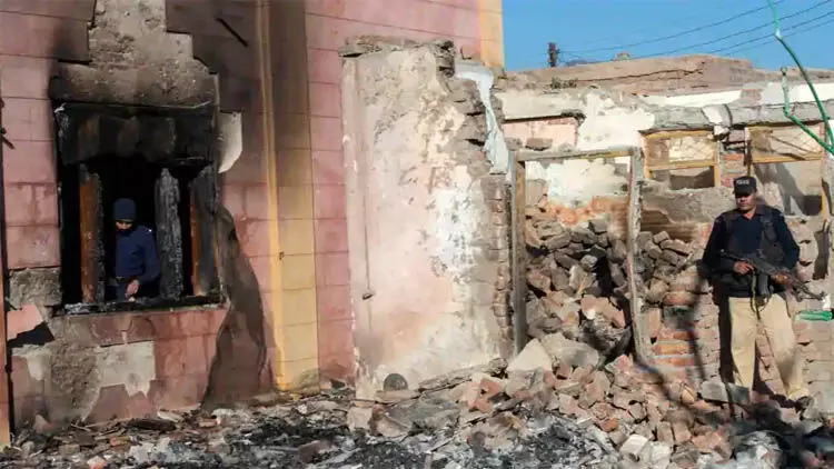 പാകിസ്താനിൽ ക്ഷേത്രം തകർത്ത സംഭവം: അറസ്റ്റിലായവരുടെ എണ്ണം 55 ആയി പാകിസ്താനിൽ ക്ഷേത്രം തകർത്ത സംഭവം: അറസ്റ്റിലായവരുടെ എണ്ണം 55 ആയി