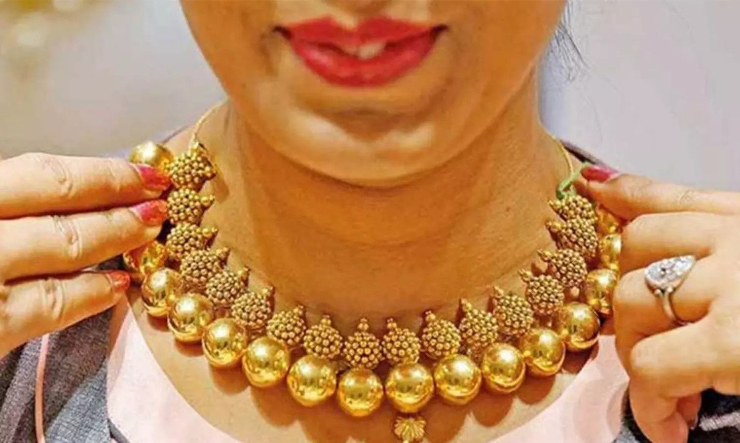 സ്വ​ര്‍​ണം പവന് 120 രൂപ വ​ര്‍​ധി​ച്ചു