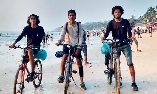 ക​ർ​ഷ​ക സ​മ​ര​ത്തി​ന് ഐ​ക്യ​ദാ​ർ​ഢ്യ​വു​മാ​യി ആ​ല​ത്തൂ​രിൽ നിന്ന് മൂ​ന്നം​ഗ​  വി​ദ്യാ​ർ​ഥി സം​ഘം  സൈ​ക്കി​ളിൽ ഗോവയിൽ