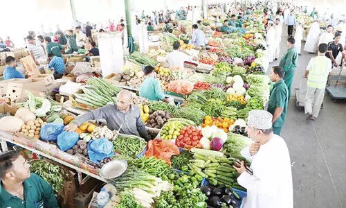 മ​വേ​ല പ​ഴം-​പ​ച്ച​ക്ക​റി മാ​ർ​ക്ക​റ്റ്​ നാ​ളെ തു​റ​ക്കും; വ്യാ​പാ​രി​ക​ൾ ആ​ഹ്​ളാദ​ത്തി​ൽ