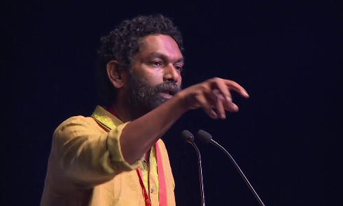 തണുത്തുറഞ്ഞു, ചോരകൊണ്ടെഴുതിയ വാക്കുകൾ...