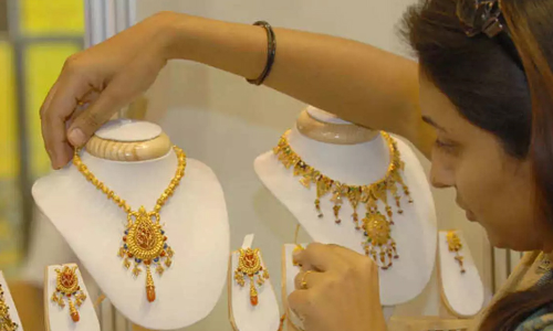 മൂന്ന് ദിവസത്തിനുശേഷം സ്വർണവില താഴ്ന്നു