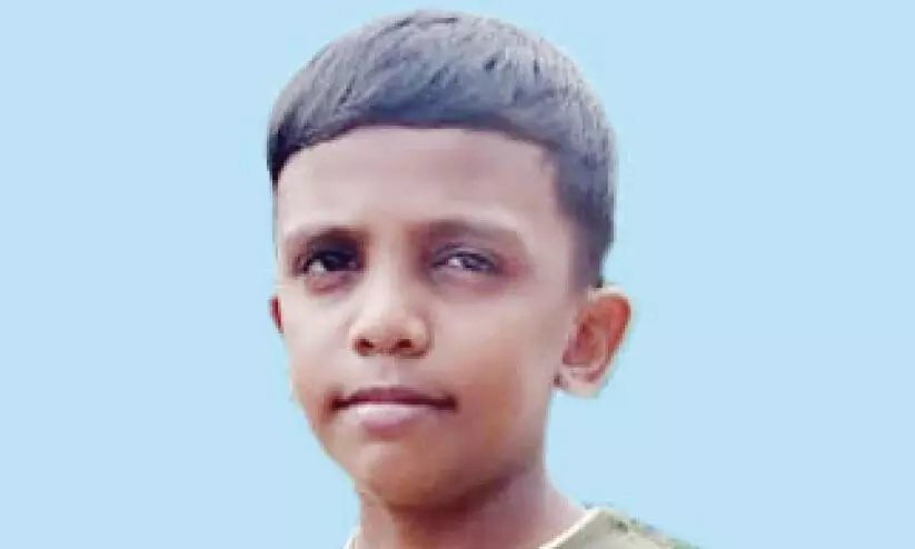 വീ​ടിന്‍റെ ചു​മ​ര് ഇ​ടി​ഞ്ഞു​വീ​ണ് എ​ട്ടു​വ​യ​സ്സു​കാ​ര​ന്​ ദാ​രു​ണാ​ന്ത്യം