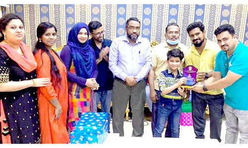 മു​ഹ​മ്മ​ദ് അ​മാ​നെ കൊ​ല്ലം പ്ര​വാ​സി സം​ഗ​മം ആ​ദ​രി​ച്ചു