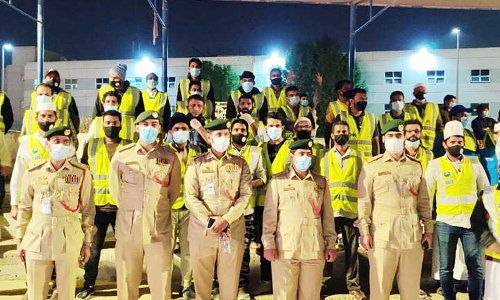 പുതുവത്സരാഘോഷം: ദുബൈ പൊലീസുമായി ചേർന്ന് മർകസ് െഎ.സി.എഫ് വളൻറിയർമാർ സേവനം നടത്തി പുതുവത്സരാഘോഷം: ദുബൈ പൊലീസുമായി ചേർന്ന് മർകസ് െഎ.സി.എഫ് വളൻറിയർമാർ സേവനം നടത്തി