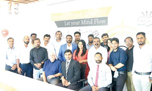 15ാം വാ​ർ​ഷി​കാ​ഘോ​ഷ നി​റ​വി​ൽ ഗ്രൂ​പ്പ്​ 10