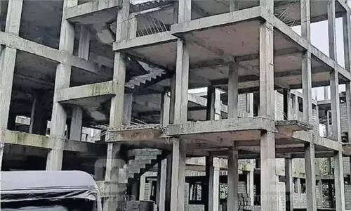 വടക്കാഞ്ചേരി ലൈഫ് ഫ്ലാറ്റ് സമുച്ചയത്തിൽ വിജിലൻസ് ബലപരിശോധന