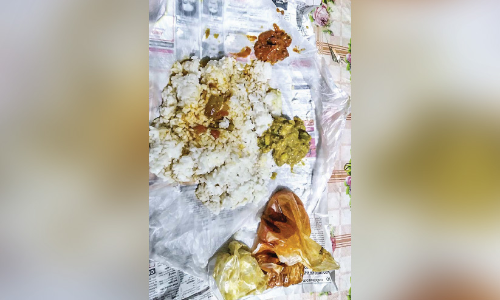 ഉപഭോക്താക്കളുടെ കീശ കാലിയാക്കി സ്​പെഷൽ ഊണ്​ വിൽപന പൊടിപൊടിക്കുന്നു