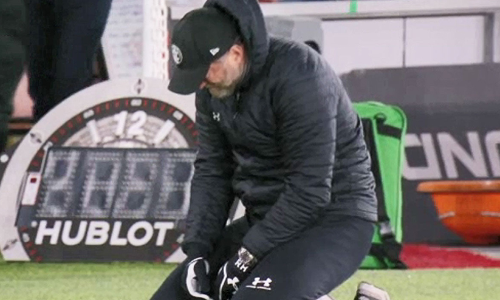 ചാ​ര​ത്തി​ൽ​നി​ന്ന്​ ഒ​രു ക്ല​ബി​ന്​ ജീ​വ​ൻ ന​ൽ​കി​യ പ​രി​ശീ​ല​ക​‍െൻറ ക​ഥ