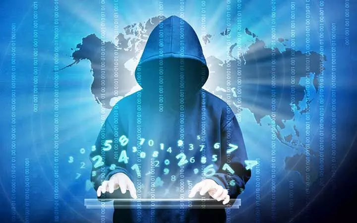 97 കുറ്റവാളികളുടെ അറസ്റ്റ്: 11.8 ബില്യൺ ദിർഹം നഷ്ടപ്പെടുന്നത് തടയാൻ കഴിഞ്ഞെന്ന് ദുബൈ പൊലീസ് 97 കുറ്റവാളികളുടെ അറസ്റ്റ്: 11.8 ബില്യൺ ദിർഹം നഷ്ടപ്പെടുന്നത് തടയാൻ കഴിഞ്ഞെന്ന് ദുബൈ പൊലീസ്