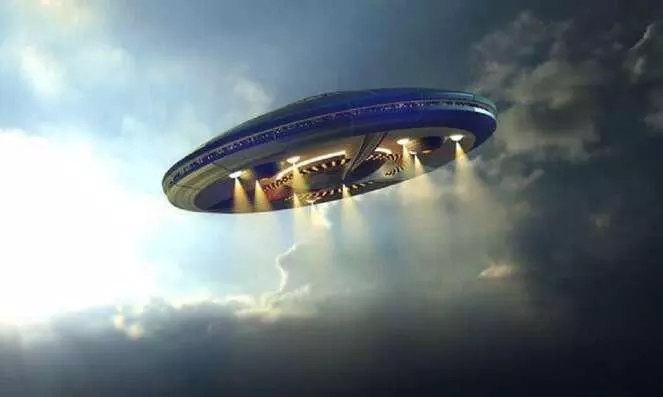 വീണ്ടും ലോകത്തെ മുനയിൽനിർത്തി പറക്കുംതളിക; വിസ്മയ മുനമ്പിൽ ഹവായ് ജനത വീണ്ടും ലോകത്തെ മുനയിൽനിർത്തി പറക്കുംതളിക; വിസ്മയ മുനമ്പിൽ ഹവായ് ജനത