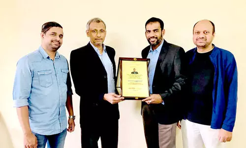 അ​സ്​​ഹ​ർ പു​ള്ളി​യി​ലി​ന്​ യാ​​ത്ര​യ​യ​പ്പ്​ ന​ൽ​കി