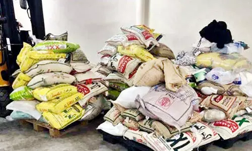 ര​ണ്ടു​ ട​ൺ സ​ബ്​​സി​ഡി ഭ​ക്ഷ്യ ഉ​ൽ​പ​ന്ന​ങ്ങ​ൾ പി​ടി​കൂ​ടി