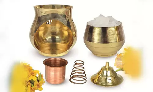 മന്ത്രോപകരണ പരസ്യങ്ങൾ കുറ്റകരമെന്ന് ബോംബെ ഹൈക്കോടതി