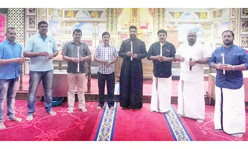 സെൻറ് പീറ്റേഴ്​​സ്​ ഇടവക പ്രതിഷേധ ജ്വാല തെളിച്ചു