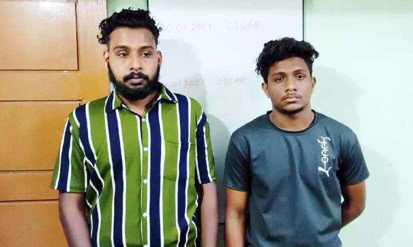 പി​താ​വി​നെ ത​ല്ലി​യെ​ന്നാ​രോ​പി​ച്ച്​ യുവാവിനെ കുത്തിപ്പരിക്കേൽപിച്ച സംഭവത്തിൽ പ്രതികൾ പിടിയിൽ