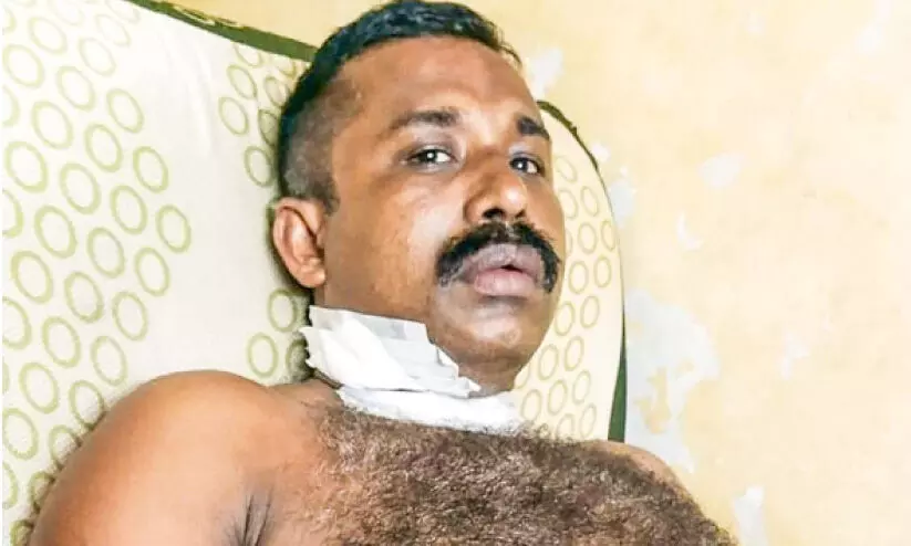 റോഡിനു കുറുകെ കേബിൾ കെട്ടി വീഴ്ത്തി ബൈക്ക് യാത്രികനെ കൊലപ്പെടുത്താൻ ശ്രമം റോഡിനു കുറുകെ കേബിൾ കെട്ടി വീഴ്ത്തി ബൈക്ക് യാത്രികനെ കൊലപ്പെടുത്താൻ ശ്രമം