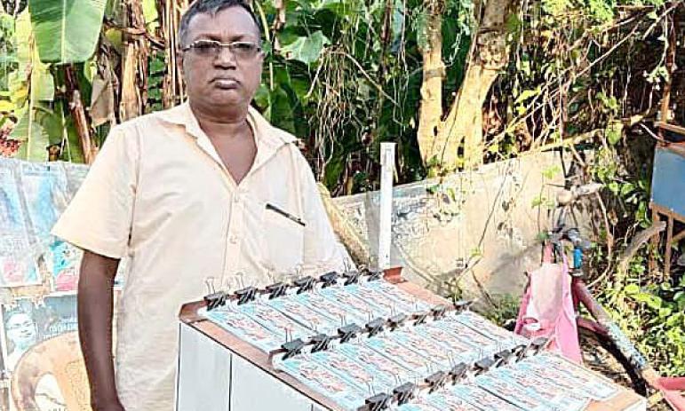 തബലയിൽ വിസ്മയം തീർത്ത കലാകാരൻ ജീവിക്കാൻ ലോട്ടറി വിൽക്കുന്നു തബലയിൽ വിസ്മയം തീർത്ത കലാകാരൻ ജീവിക്കാൻ ലോട്ടറി വിൽക്കുന്നു