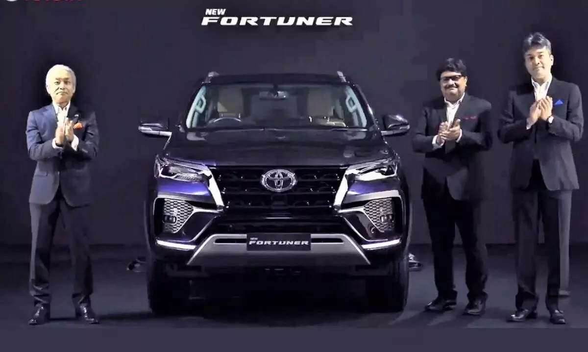 ലെജൻഡ്​സ്​​​ ആർ ബാക്ക്; പുതുവർഷ പ്രതീക്ഷയായി ​ഫോർച്യൂണറും ലെജൻഡറും​