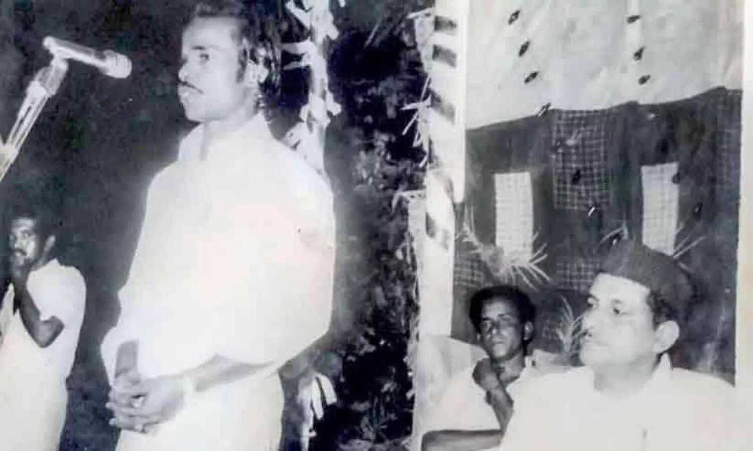 മണിമൂളിയുടെ ശിൽപി കാളാവ് രായീൻ മാസ്റ്റർ ഓർമയായി മണിമൂളിയുടെ ശിൽപി കാളാവ് രായീൻ മാസ്റ്റർ ഓർമയായി