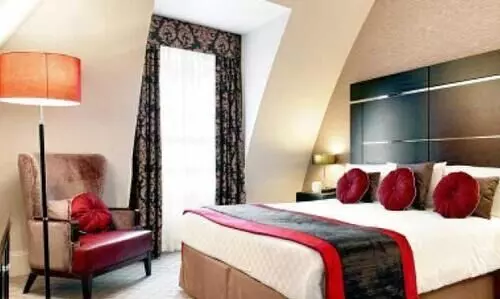 Booking to closed hotel; Online sites with fraud