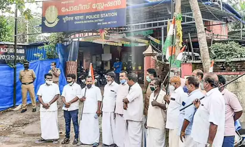 Woman killed in car crash: Police station cordoned off Woman killed in car crash: Police station cordoned off