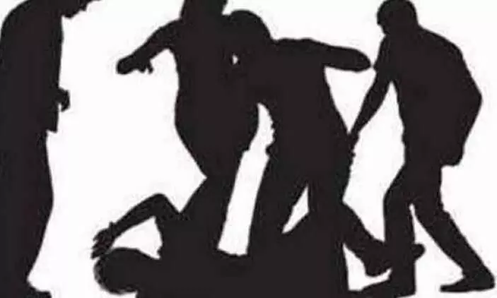 സി.പി.െഎ വിട്ട് കോണ്ഗ്രസിൽ ചേർന്നതിന് ആക്രമണം: കോൺഗ്രസ് പ്രവർത്തകെൻറ നില മെച്ചപ്പെട്ടില്ല സി.പി.െഎ വിട്ട് കോണ്ഗ്രസിൽ ചേർന്നതിന് ആക്രമണം: കോൺഗ്രസ് പ്രവർത്തകെൻറ നില മെച്ചപ്പെട്ടില്ല