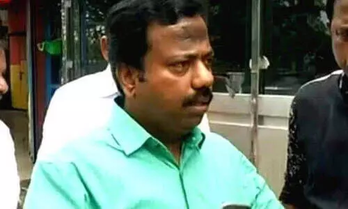 സക്കീർ ഹുസൈനെ സി.പി.എം തിരിച്ചെടുത്തു സക്കീർ ഹുസൈനെ സി.പി.എം തിരിച്ചെടുത്തു