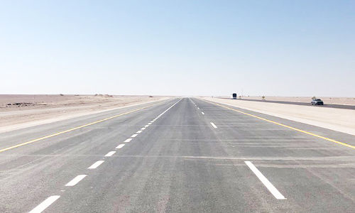 ആ​ദം-​തും​റൈ​ത്ത്​ ഇ​ര​ട്ട​പാ​ത   ഒ​രു ഭാ​ഗം​കൂ​ടി ഗ​താ​ഗ​ത​ത്തി​ന്​ തു​റ​ന്നു