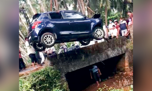 അ​പ​ക​ട മേ​ഖ​ല​യാ​യി എ​ട​രി​ക്കോ​ട് ക​വു​ങ്ങി​ല​പ്പ​ടി