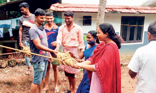 പ​ഞ്ചാ​യ​ത്ത് ഫ​ണ്ടി​നൊ​ന്നും കാ​ത്തു​നി​ൽ​ക്കാ​തെ പ്ര​ചാ​ര​ണ​സ​മ​യ​ത്ത് ന​ൽ​കി​യ ഉ​റ​പ്പു​പാ​ലി​ച്ച് അ​മൃ​ത