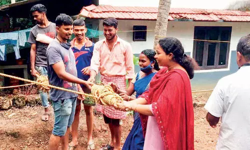 പ​ഞ്ചാ​യ​ത്ത് ഫ​ണ്ടി​നൊ​ന്നും കാ​ത്തു​നി​ൽ​ക്കാ​തെ പ്ര​ചാ​ര​ണ​സ​മ​യ​ത്ത് ന​ൽ​കി​യ ഉ​റ​പ്പു​പാ​ലി​ച്ച് അ​മൃ​ത