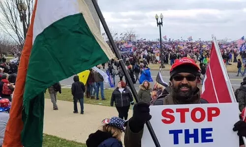 ട്രംപ്​ അനുകൂലികളുടെ അക്രമത്തിനിടെ ഇന്ത്യൻ പതാകയേന്തിയത്​​​ മലയാളി