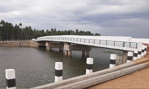 കുറിഞ്ഞാക്കൽ ഇനി തുരുത്തല്ല; ഉദ്ഘാടനത്തിനൊരുങ്ങി പാലം