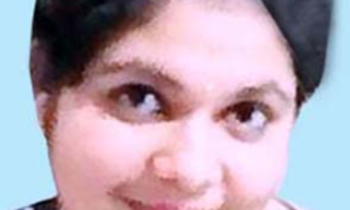 ടി​പ്പ​റി​ടി​ച്ച് പ​രി​ക്കേ​റ്റ യു​വ​തി  മ​രി​ച്ചു