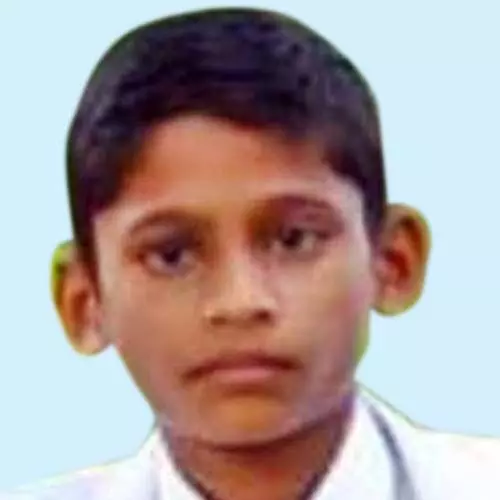 ഫോട്ടോയെടുക്കാൻ ആറ്റിലിറങ്ങിയ കുട്ടി സഹോദരിയുടെ കൺമുന്നിൽ മുങ്ങി മരിച്ചു