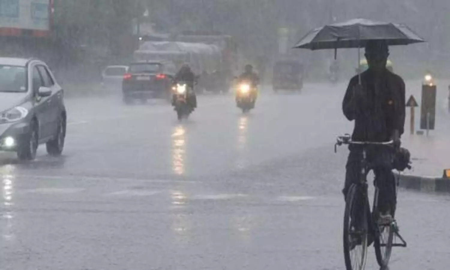 വിവിധ ജില്ലകളിൽ ശക്തമായ മഴക്ക് സാധ്യത; നാളെ അഞ്ച് ജില്ലകളിൽ യെല്ലോ അലേർട്ട്