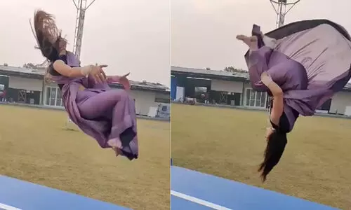 parul arora gymnastic perfomance in saree