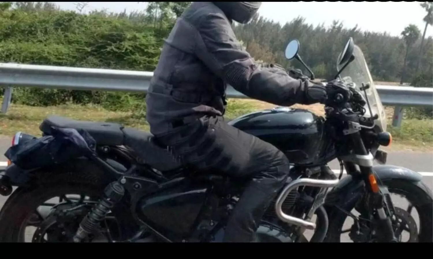 വരാനിരിക്കുന്നത്​ റോയൽ എൻഫീൽഡ്​ 650 സി.സി ക്രൂസർ? പ്രതീക്ഷ നൽകി​ ചിത്രങ്ങൾ പുറത്ത്​