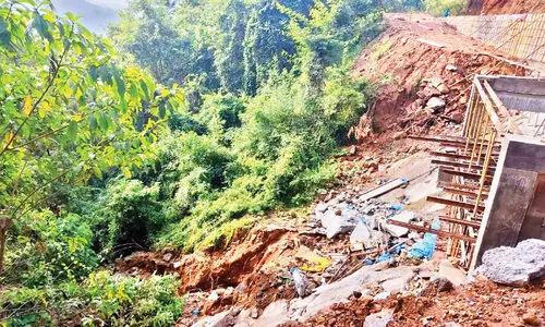 ജലവൈദ്യുതി പദ്ധതി കനാലിലെ വെള്ളം ജനവാസ കേന്ദ്രത്തിലേക്കൊഴുകി
